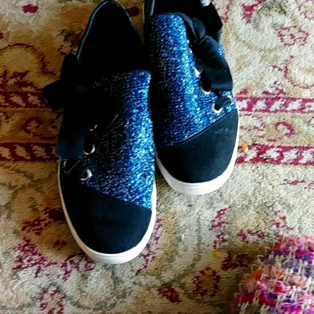 Slip on sneakers size 9